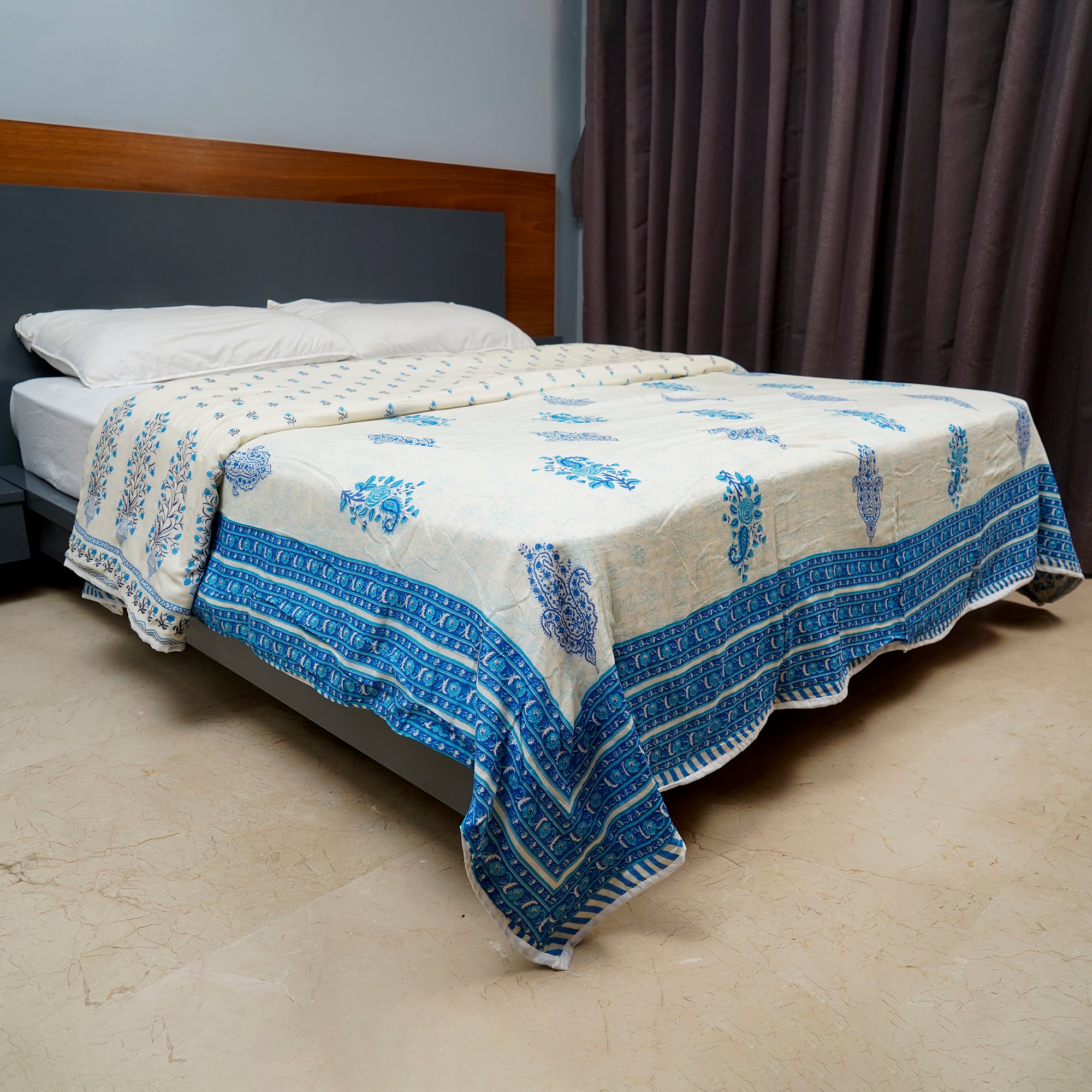 Inizio Soft Cotton Rajasthani Jaipuri Pattern Reversible and Breathable Fabric Dohar for Queen Size Bed, Lightweight AC Blanket for Indoor and Outdoor Use (Blue and Off White)