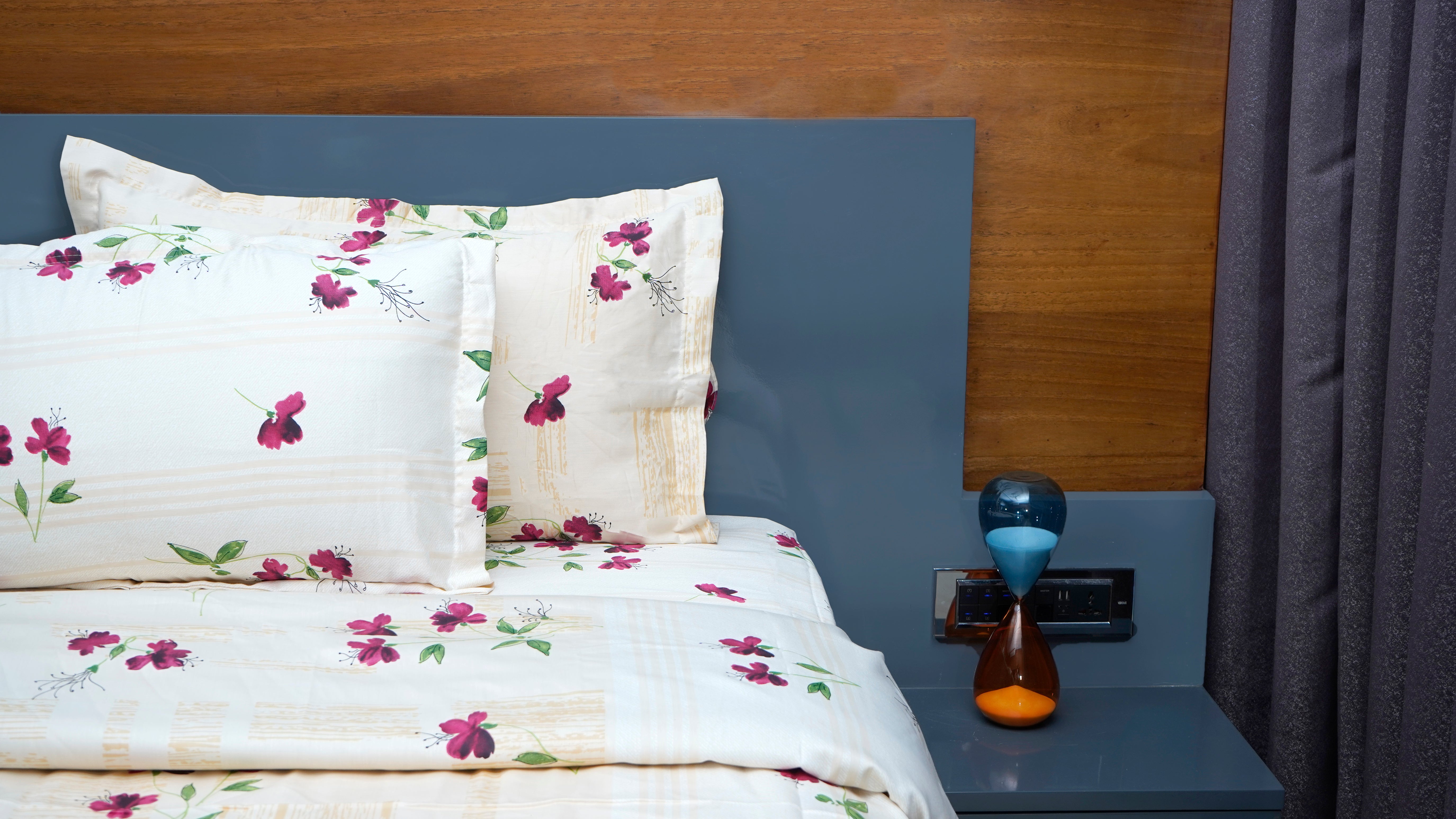 Light Cream with Purple Hibiscus Floral 100% Cotton King Size Double Bedsheets with two pillow covers