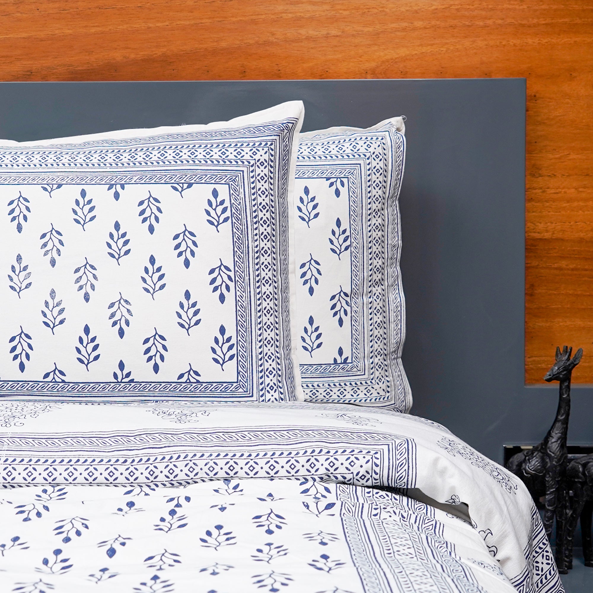 INIZIO Queen Size Jaipuri Printed Soft Cotton Flat Bedsheet with 2 Pillow Covers, Lightweight & Breathable, Perfect for Bedroom, Living Room or Gift (Color - Blue and White)