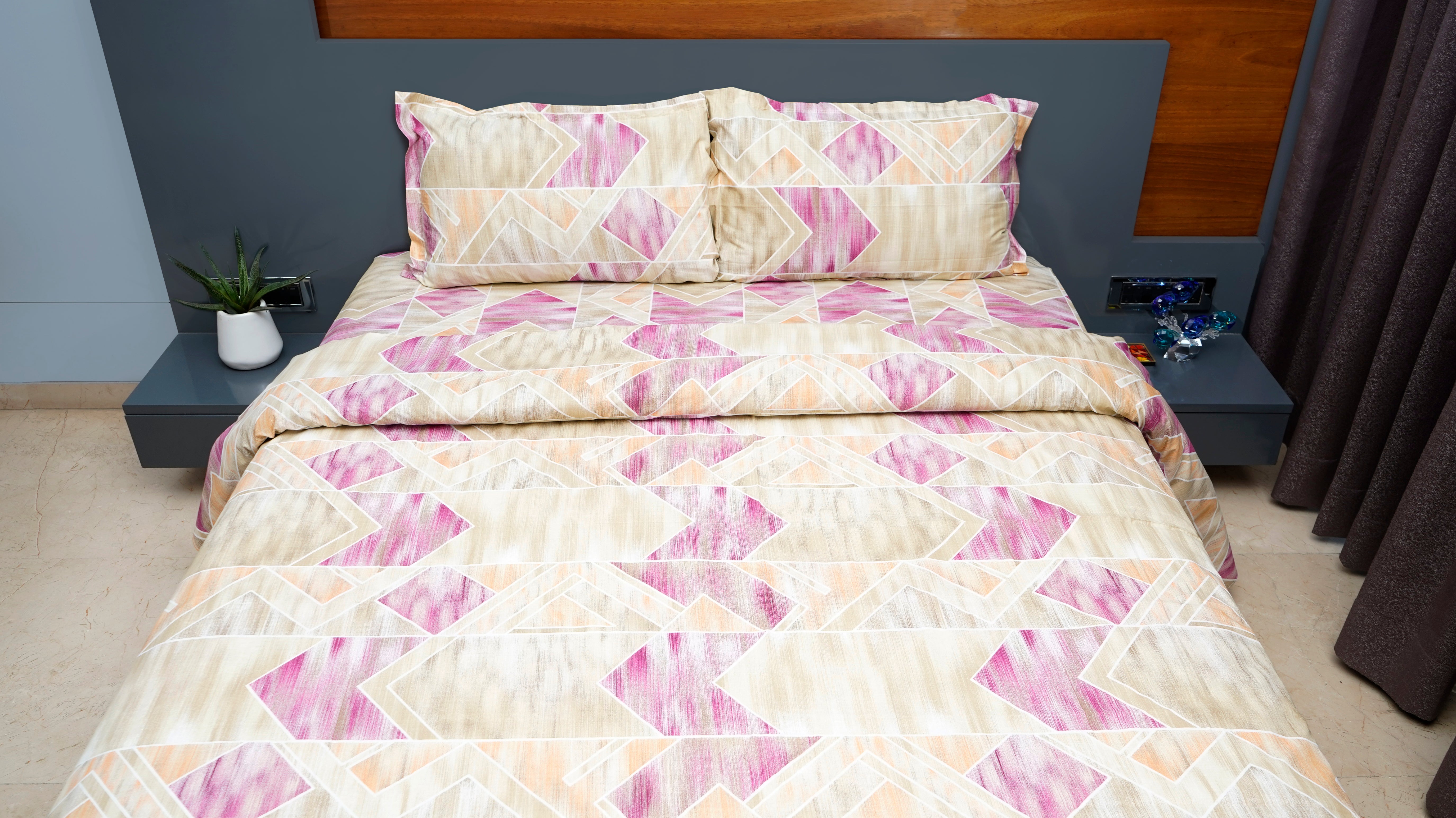 Beige with pink geometrical print double bedsheet with pillow cover