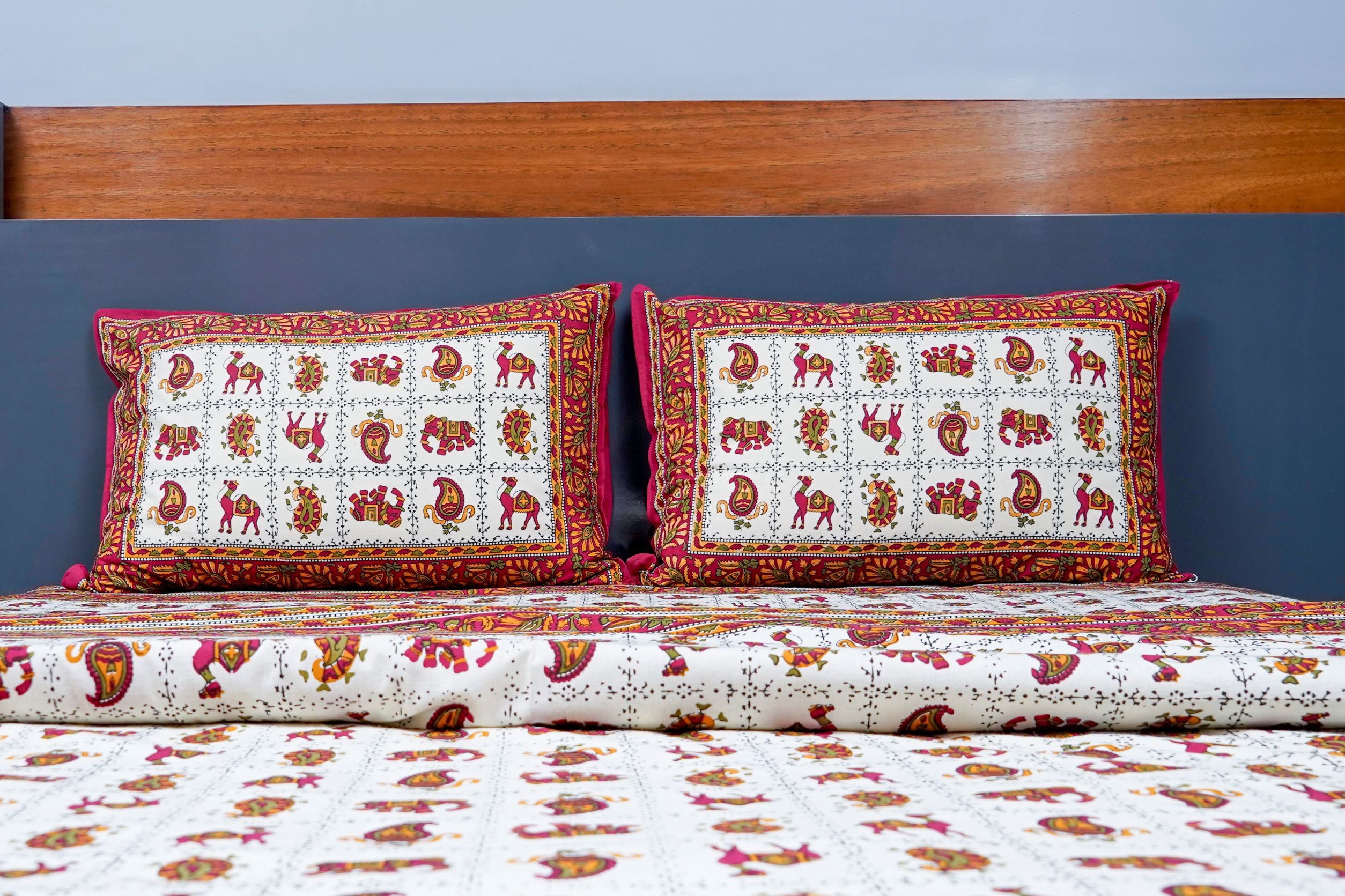 Inizio Rajasthani Traditional Sanganeri Camel Printed Queen Size Bedsheet with 2 Pillowcases Pure Cotton Ultra Soft Comfortable & Family Bedsheets 220 Thread Count Color – Multicolour