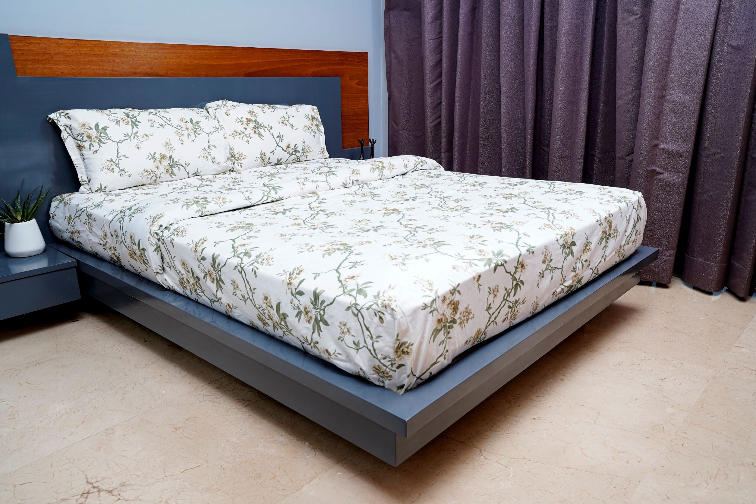 White Green Leaves Printed Cotton King Size Bed sheet with Soft Pillowcases Extra Soft