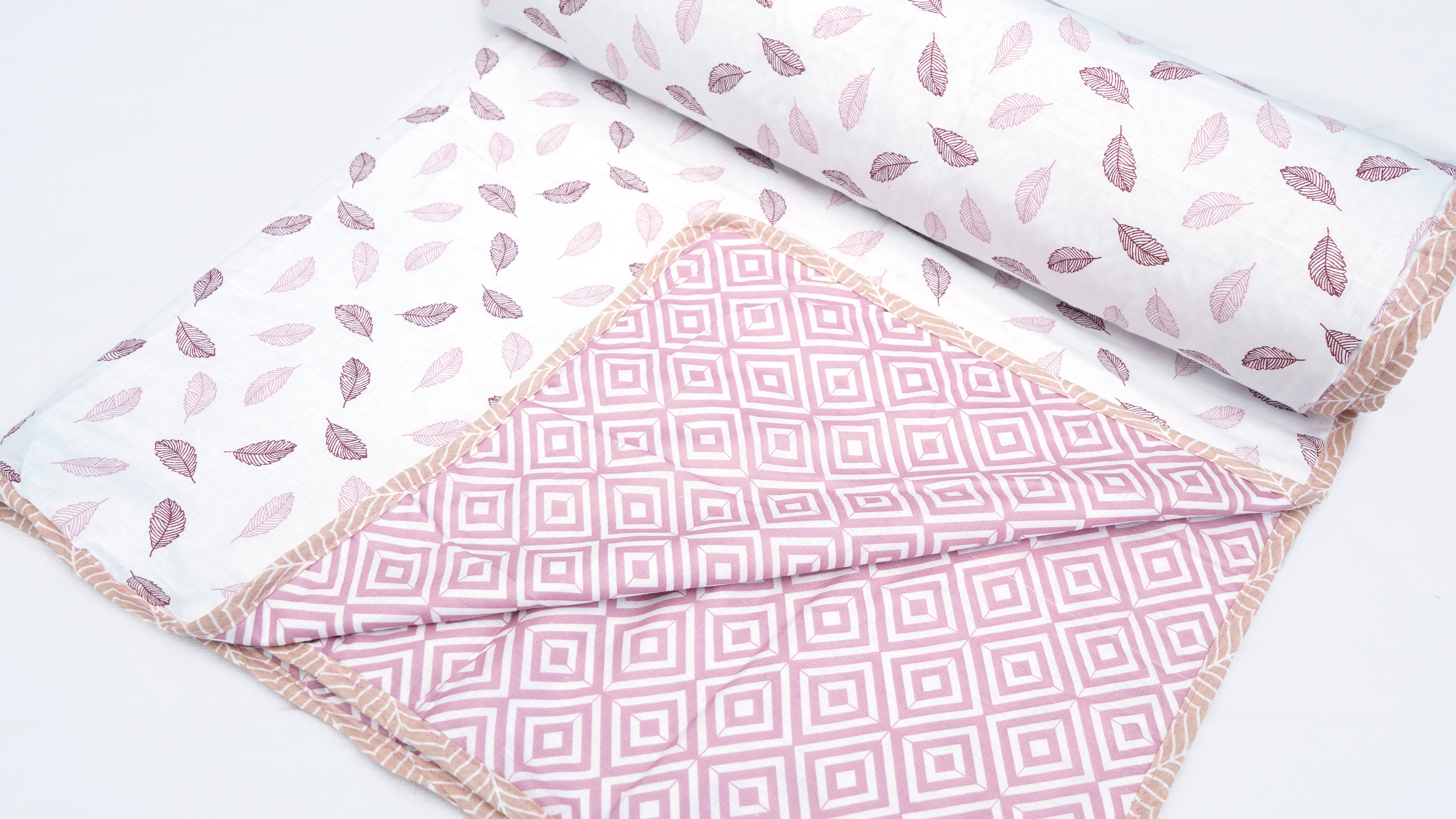 100% Cotton reversible single size Dohar/AC Blankets with Geometrical Pink and White Leaf Print