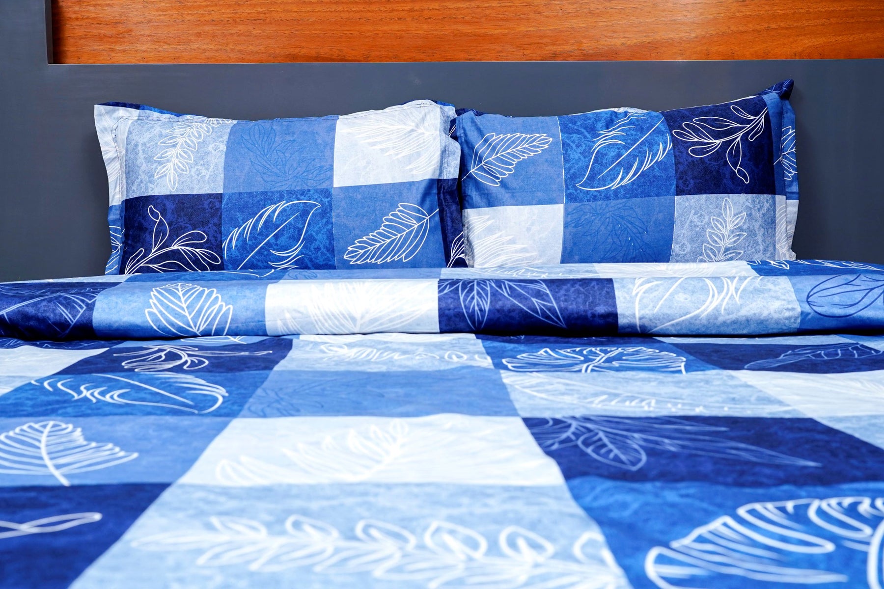 Blue & Grey Cotton Soft Queen Size Bed sheet with 2 Pillow Covers Leaves Printed Flat Sheets Lightweight Breathable