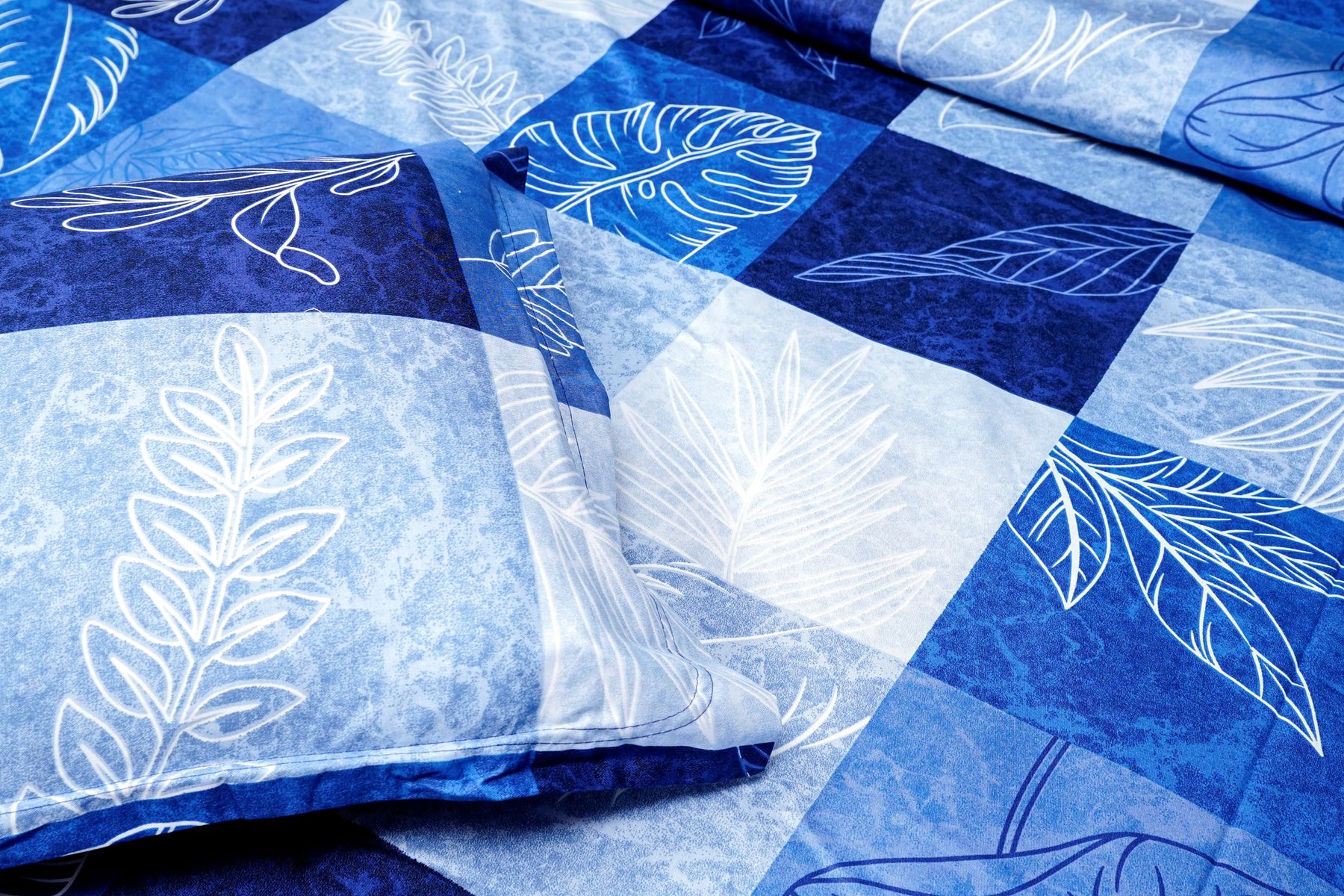 Blue & Grey Cotton Soft Queen Size Bed sheet with 2 Pillow Covers Leaves Printed Flat Sheets Lightweight Breathable