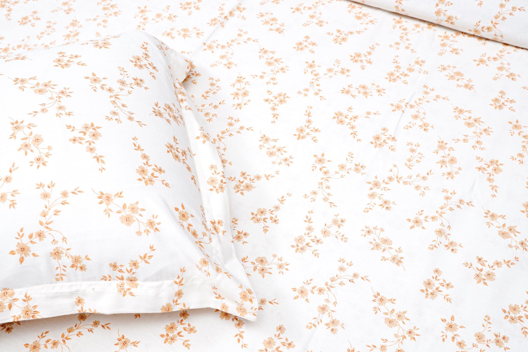 Cream Small Buti Floral Gold Queen Size Bed sheet for Double Bed Along with Pillowcase Soft Easy Care Luxury Wrinkle Free